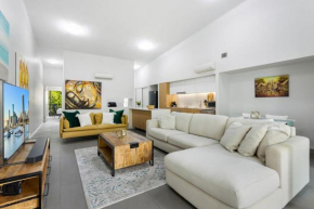 Comfy 2-Bed with BBQ & Close to the Train Station